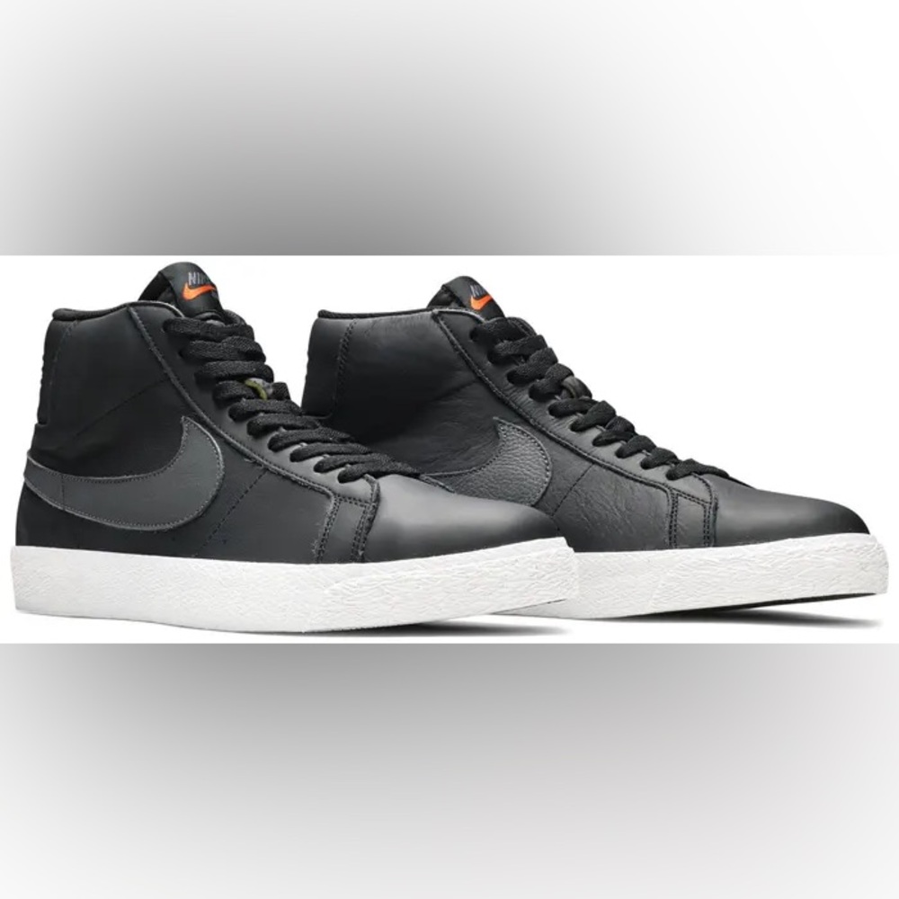 Nike SB Zoom Blazer Mid ISO Orange Label
Black / Dark Grey Size 5 M / 6.5 W NEW!